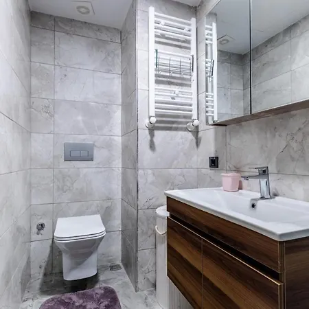 Flat With Stunning View Balcony 4 Min To Coast 公寓 伊斯坦布尔