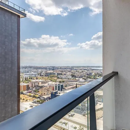 アパート Flat With Stunning View Balcony 4 Min To Coast イスタンブール